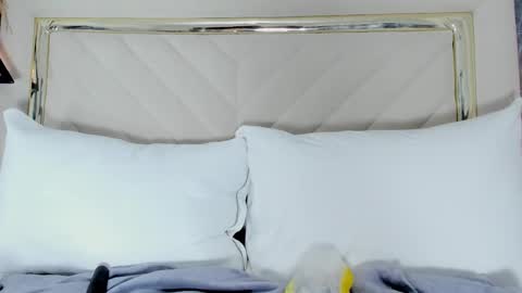 Snapshot of slut_milf1_ chatting on September 8, 7:57 pm Luna online show from September 8, 7:57 pm