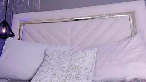 Snapshot of slut_milf1_ chatting on September 23, 9:02 pm Luna online show from September 23, 9:02 pm