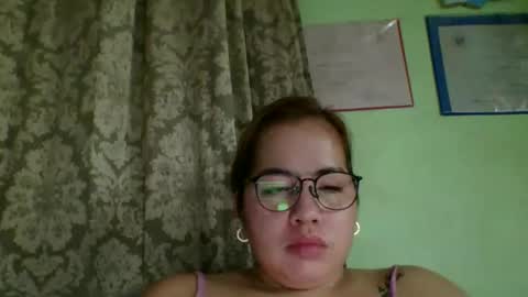 Lovewella online show from May 18, 4:51 am