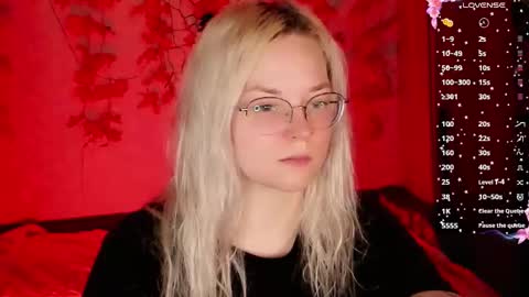 smallimpmeili online show from November 12, 10:30 pm