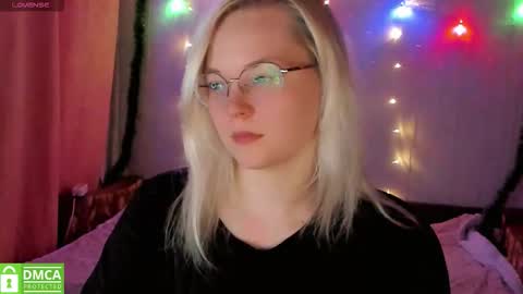 smallimpmeili online show from January 7, 10:46 pm