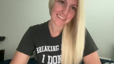 smexxii93 online show from May 7, 6:44 pm
