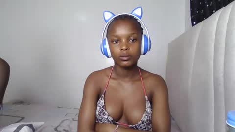 smiley luv1 online show from March 20, 10:20 am