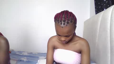 smiley luv1 online show from March 25, 12:19 pm