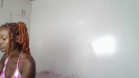 smiley luv1 online show from April 9, 9:37 am