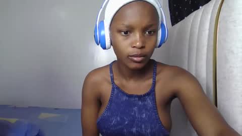 smiley luv1 online show from March 8, 8:13 pm