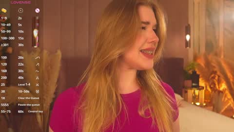 Mia online show from May 26, 5:51 am