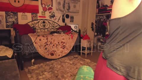 Snapshot of smokihippi chatting on December 26, 5:58 am Big Dawg online show from December 26, 5:58 am