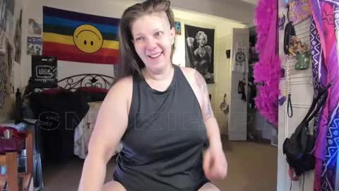 Snapshot of smokihippi chatting on March 8, 10:45 pm Big Dawg online show from March 8, 10:45 pm