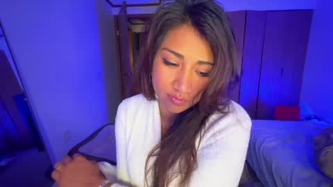 Carolina online show from December 2, 11:44 am