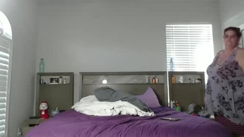 Snapshot of snoqueen954321 chatting on February 26, 9:18 pm Snoqueen online show from February 26, 9:18 pm