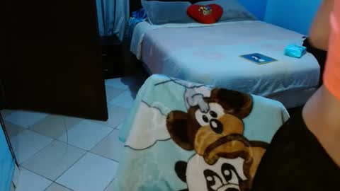 snow_47 online show from December 4, 2:59 pm