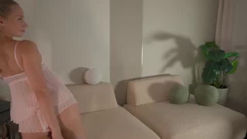 Candice Snow online show from July 4, 7:43 pm