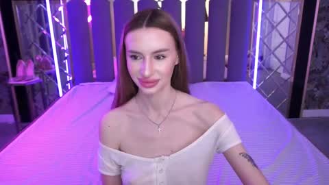 snow_whiteeex online show from May 5, 6:16 am