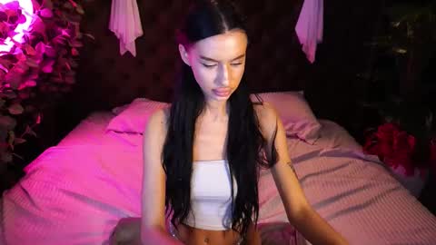 snow_whiteeex online show from October 27, 6:31 am