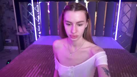 snow_whiteeex online show from May 16, 10:36 am
