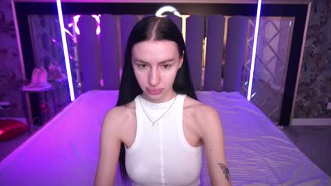 snow_whiteeex online show from April 6, 5:41 am