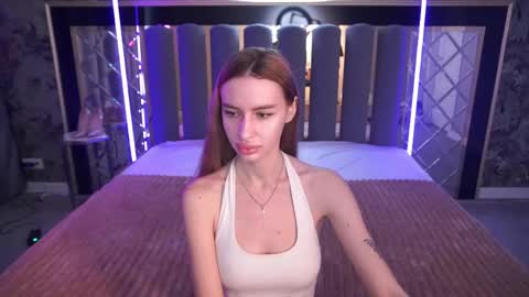 snow_whiteeex online show from May 11, 5:42 am