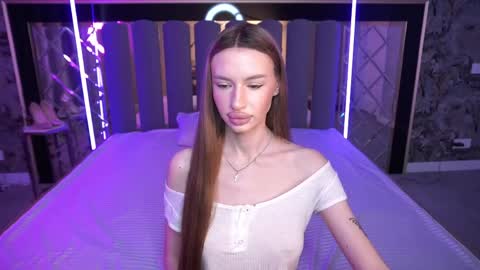 snow_whiteeex online show from April 30, 6:18 am