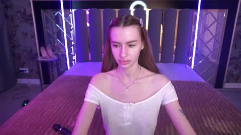 snow_whiteeex online show from May 16, 7:11 am