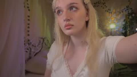Ellie online show from July 29, 5:51 am
