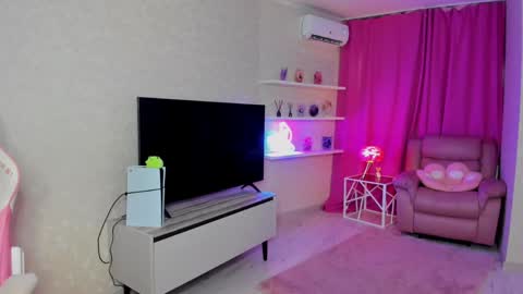snowingwinter online show from May 20, 11:18 am