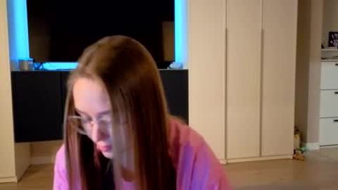 Snapshot of sofaris chatting on October 22, 6:57 pm Sophy online show from October 22, 6:57 pm
