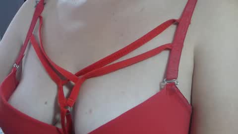 Sofa Castellanos online show from May 28, 1:31 pm