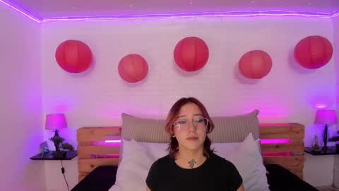 Snapshot of sofi_bakerrr chatting on December 9, 11:36 am Sofia online show from December 9, 11:36 am