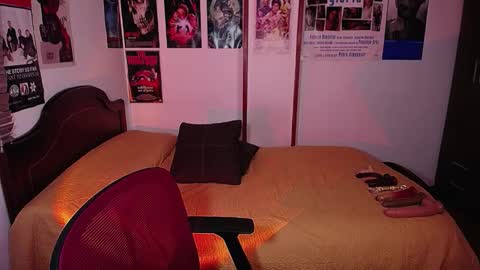 Sofi online show from December 5, 8:21 pm