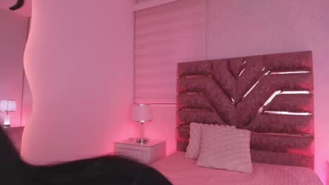 sofia gomes online show from May 2, 11:57 am