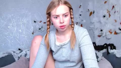 Sofia here online show from October 29, 12:59 am