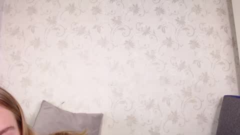 Sofia here online show from May 13, 12:17 am
