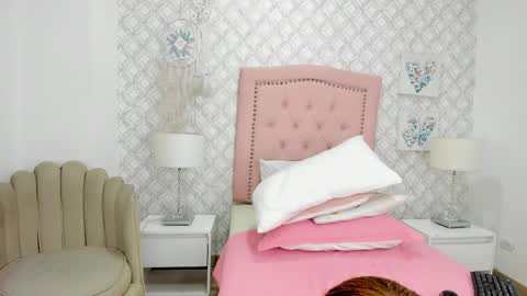 sofia_martinez9 online show from May 7, 8:12 pm