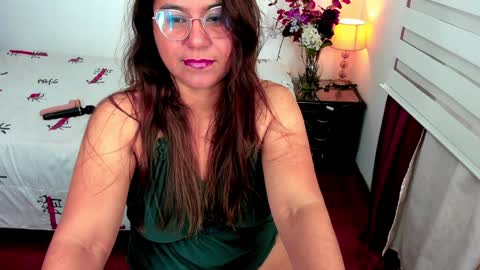 Snapshot of sofia_sorceress chatting on December 29, 3:33 am sofia_sorceress online show from December 29, 3:33 am