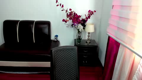 Snapshot of sofia_sorceress chatting on February 8, 1:44 pm sofia_sorceress online show from February 8, 1:44 pm