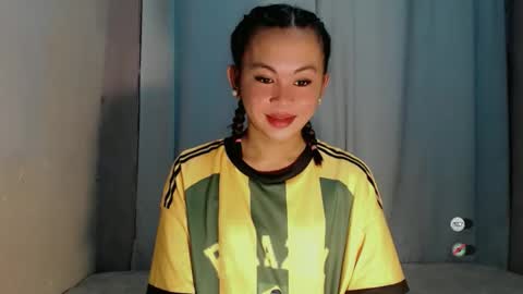 sofia_sweetheart18 online show from May 18, 1:04 am