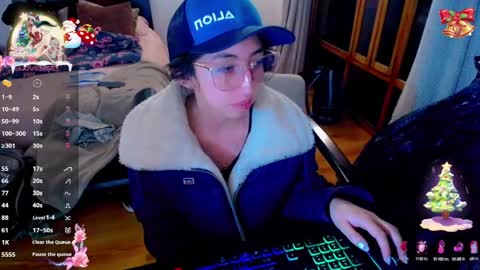 Snapshot of sofia_vanner chatting on December 13, 12:42 am SOFIA online show from December 13, 12:42 am