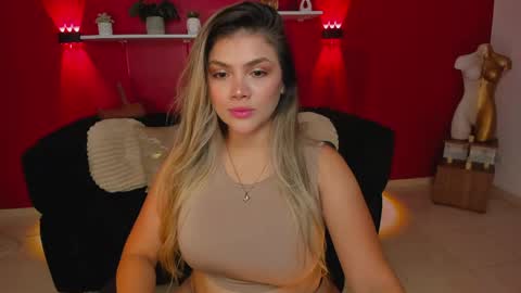 sofia_velvetx online show from April 22, 2:36 pm