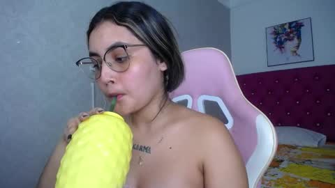 Sofia online show from May 18, 4:07 am