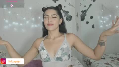 Snapshot of sofiacruz16 chatting on February 27, 9:25 pm sofiacruz16 online show from February 27, 9:25 pm