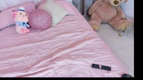 Sofia Stanley online show from May 3, 6:50 am
