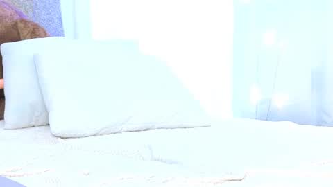 Sofie  Evans online show from March 18, 5:45 am