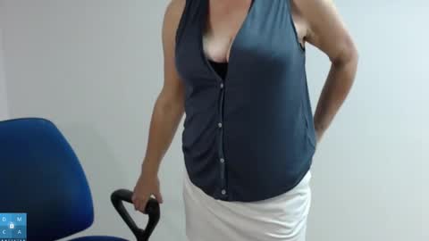 Snapshot of sofie_velvet chatting on October 4, 6:41 am Sofie Velvet online show from October 4, 6:41 am