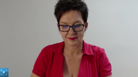 Snapshot of sofie_velvet chatting on September 23, 4:27 pm Sofie Velvet online show from September 23, 4:27 pm