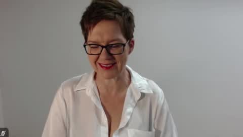 Sofie Velvet online show from March 3, 7:25 am