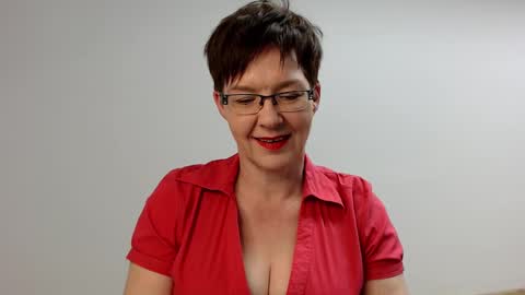 Snapshot of sofie_velvet chatting on January 24, 5:53 pm Sofie Velvet online show from January 24, 5:53 pm