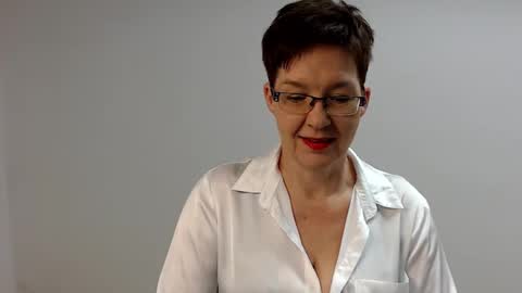 Snapshot of sofie_velvet chatting on February 14, 3:47 pm Sofie Velvet online show from February 14, 3:47 pm