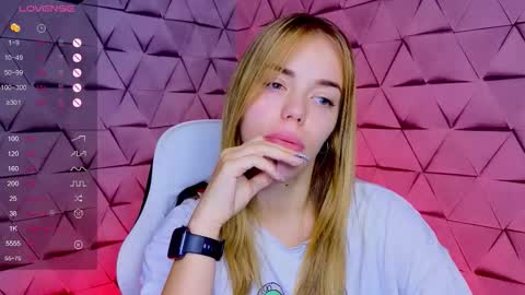 Sofie online show from October 5, 2:05 am