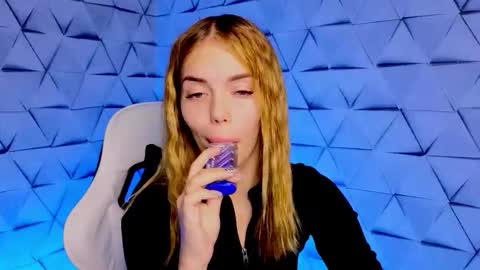 Sofie online show from September 23, 2:43 am